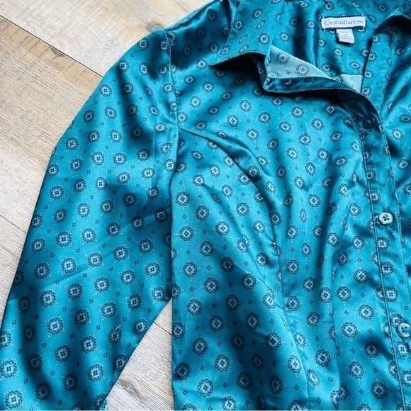 Croft & Barrow Green Printed Shiny Button Down Dress Shirt Top - Picture 3 of 10